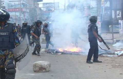 গাজীপুর ময়মনসিংহে ১৫ বাসে ব্রাহ্মণবাড়িয়া রেললাইনে আগুন